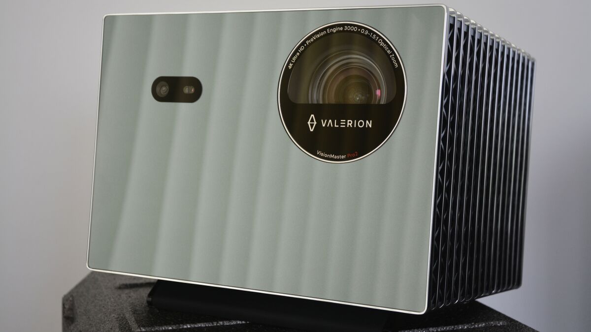 プロジェクター VALERION VisionMaster Pro 2 TriLaser 4K Valerion VisionMaster Pro2 Review: The Triple Laser 4K
